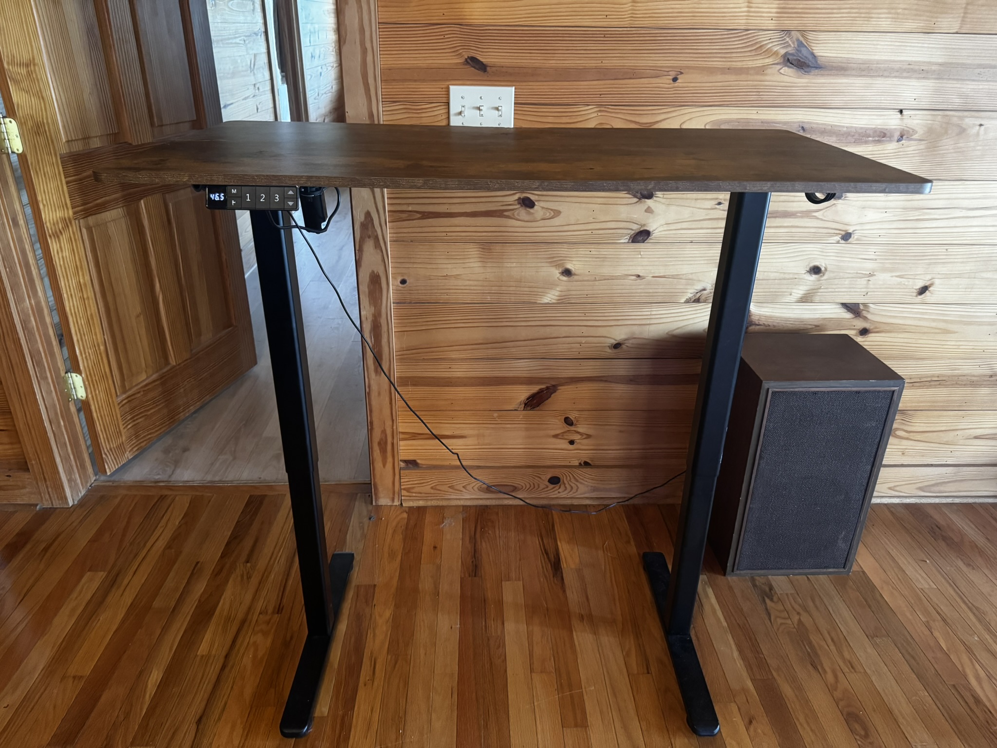Standing desk